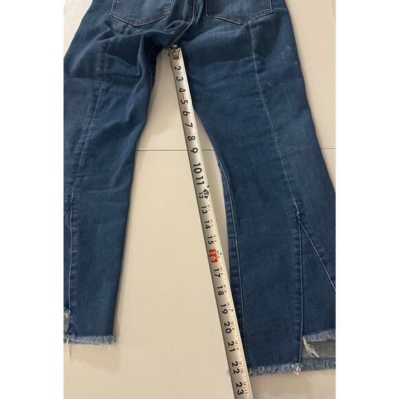 Ann Taylor LOFT Blue, Open Bottom Hems, Highwaist, Flared Jeans- 28/6 - Picture 9 of 10